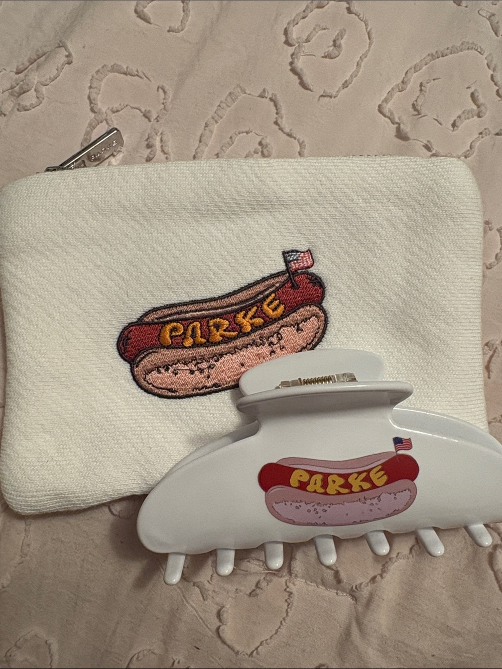 PARKE White Hot Dog Claw Clip & Pouch Set 🌭